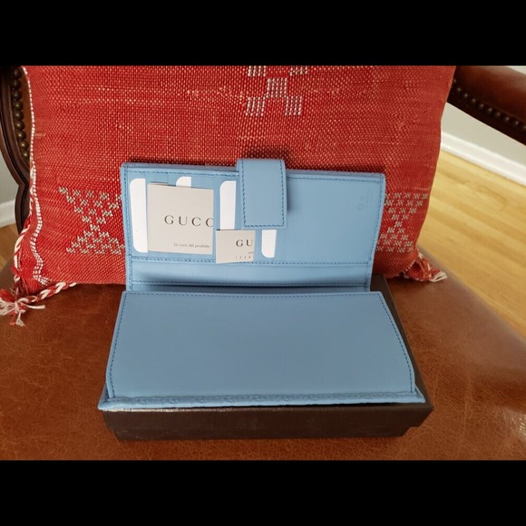 Sold...gucci women’s wallet light blue - Picture 2 of 6